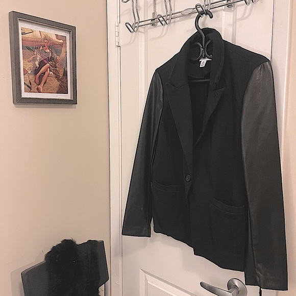 Calvin Klein Blazer - Picture 2 of 7